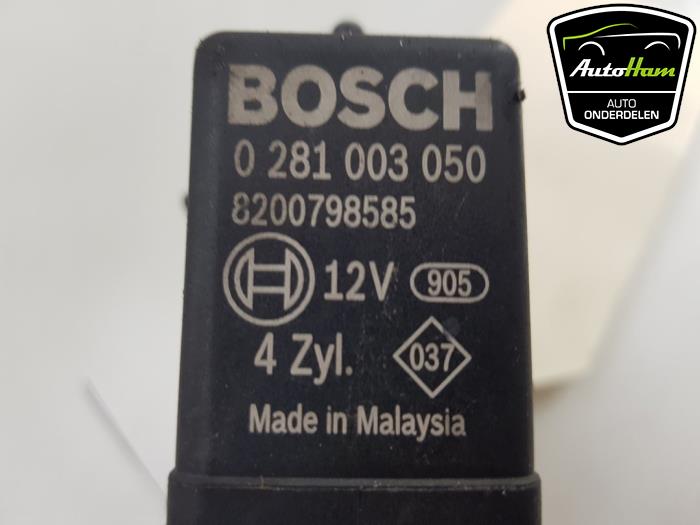 Glow plug relay Renault Trafic 1.6 dCi 145 Twin Turbo 110673774R