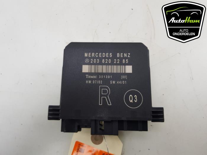 Używane Modul centralnego zamka Mercedes C Combi (S203) 3.2 C-320 V6 18V 4-Matic Cena € 25,00 Procedura marży oferowane przez AutoHam