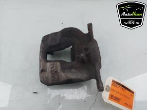 Used Front brake calliper, left Mercedes CLA (117.3) 1.6 CLA-180 16V Price € 50,00 Margin scheme offered by AutoHam