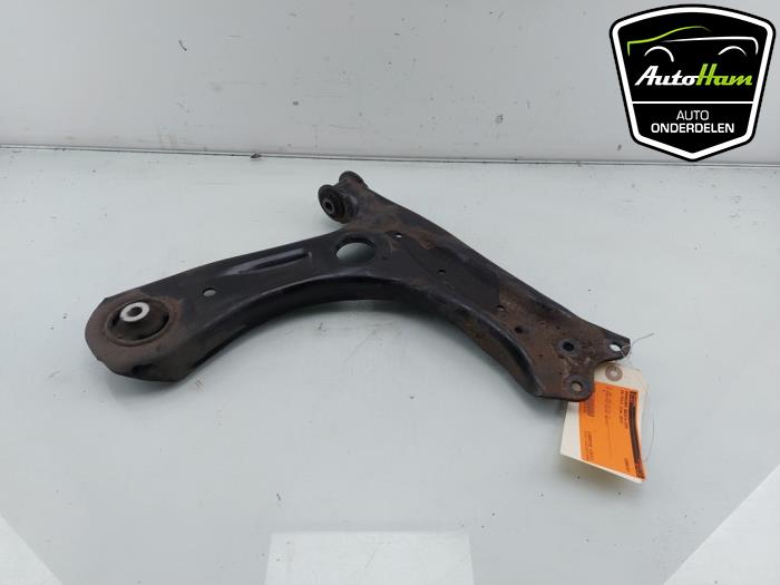 Front wishbone, right from a Volkswagen Polo V (6R) 1.4 TDI 12V 90 2015