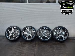 Used Sport rims set + tires Renault Clio IV (5R) 1.6 Turbo 16V RS 200 EDC Price € 700,00 Margin scheme offered by AutoHam