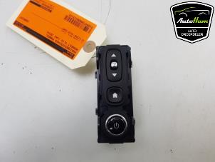 Used Radio control panel Renault Clio IV (5R) 1.6 Turbo 16V RS 200 EDC Price € 25,00 Margin scheme offered by AutoHam
