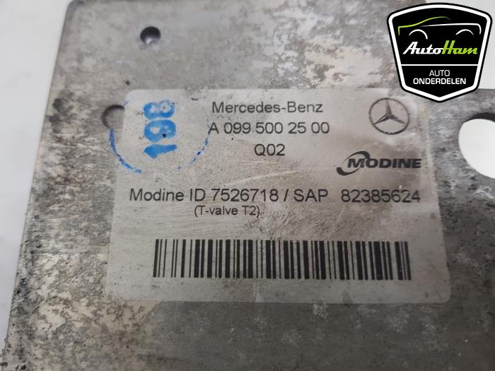 Radiateur d'huile d'un Mercedes-Benz C Estate (S205) C-220 CDI BlueTEC, C-220 d 2.2 16V 2017