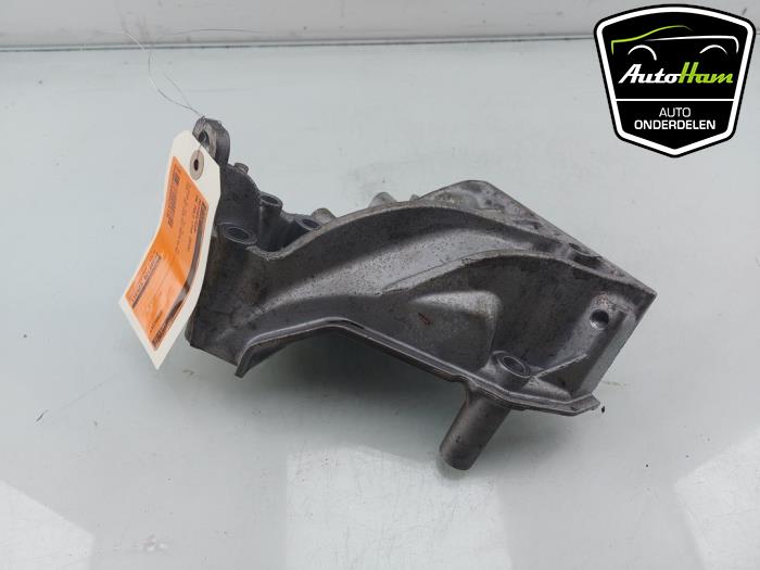 Engine mount from a Volkswagen Polo V (6R) 1.4 TDI 12V 90 2015