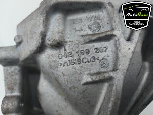 Engine mount from a Volkswagen Polo V (6R) 1.4 TDI 12V 90 2015