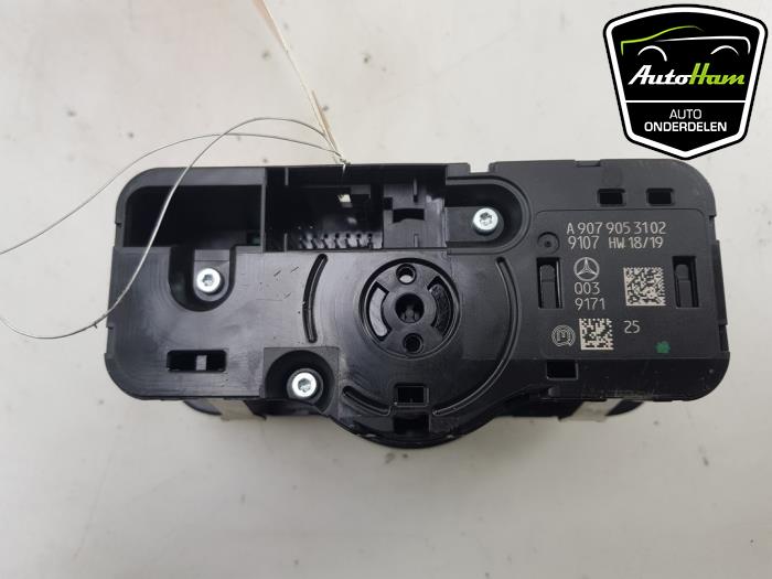 Light switch from a Mercedes-Benz Sprinter 3,5t (907.6/910.6) 314 CDI 2.1 D RWD 2019
