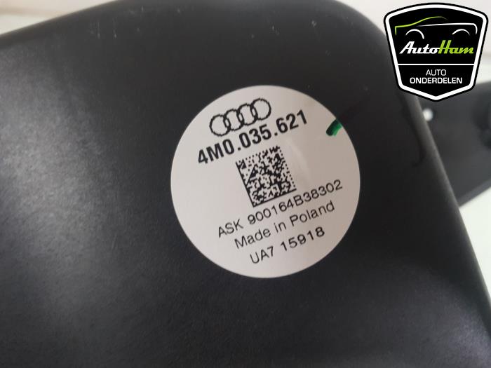 Subwoofer van een Audi SQ7 (4MB/4MG) 4.0 TDI V8 32V 2018