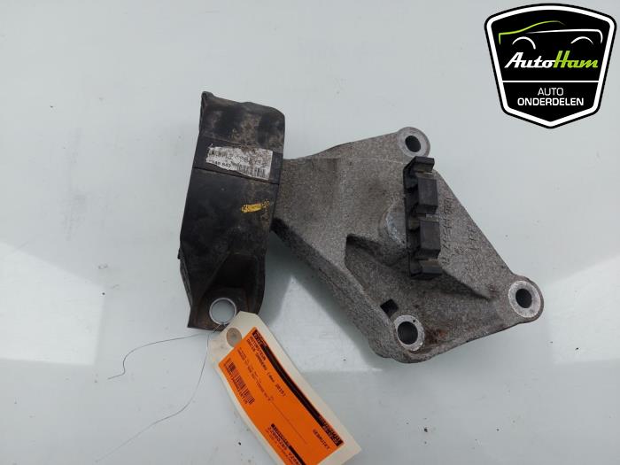 Used Engine mount Dacia Sandero II 0.9 TCE 12V Price € 20,00 Margin scheme offered by AutoHam