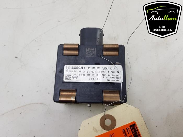 Begagnade Radarsensor Mercedes A (177.0) 2.0 A-250 Turbo 16V Pris € 150,00 Marginaltabell erbjuds av AutoHam