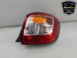 Używane Tylne swiatlo pozycyjne prawe Dacia Sandero II 0.9 TCE 12V Cena € 50,00 Procedura marży oferowane przez AutoHam