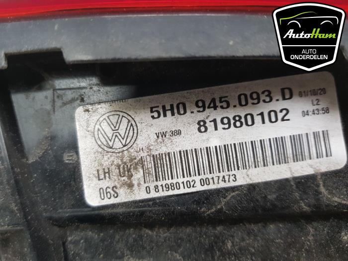 Taillight, left from a Volkswagen Golf VIII (CD1) 1.5 TSI BlueMotion 16V 2021