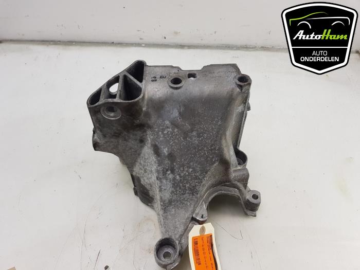 Used Engine mount Skoda Octavia Combi (5EAC) 1.0 TSI 12V Price € 20,00 Margin scheme offered by AutoHam