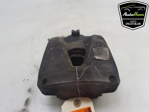 Used Front brake calliper, right Opel Vivaro 2.0 CDTI 150 Price € 50,00 Margin scheme offered by AutoHam