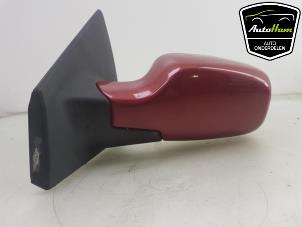Used Wing mirror, left Renault Clio III (BR/CR) 1.2 16V Quickshift 5 Price € 40,00 Margin scheme offered by AutoHam