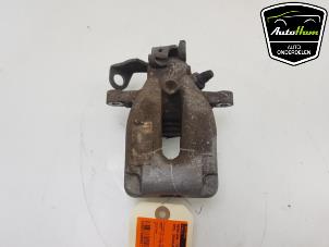 Used Rear brake calliper, right Opel Crossland/Crossland X 1.2 Turbo 12V Euro 6 Price € 50,00 Margin scheme offered by AutoHam
