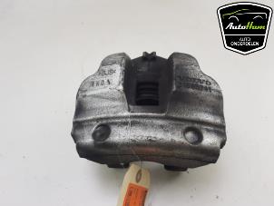 Used Front brake calliper, right Volvo V60 II (ZW) 2.0 T6 16V Twin Engine Price € 75,00 Margin scheme offered by AutoHam
