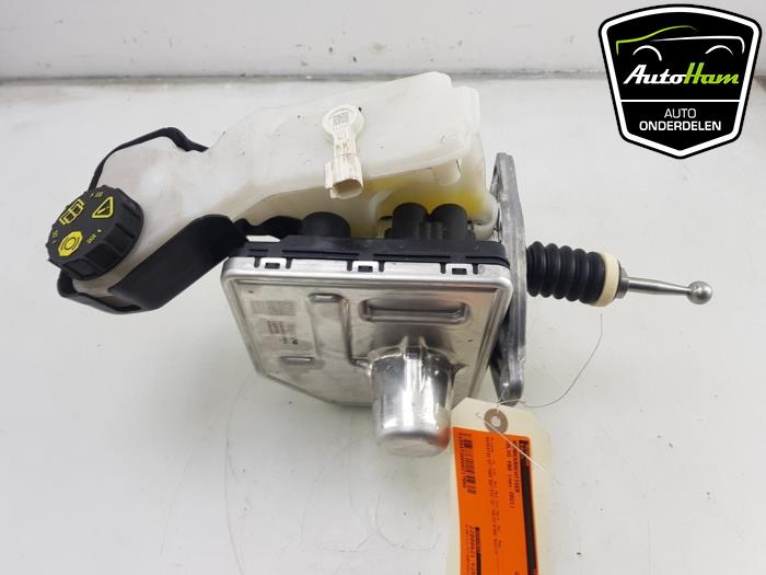 Usagé Servo frein Volvo V60 II (ZW) 2.0 T6 16V Twin Engine Prix € 250,00 Règlement à la marge proposé par AutoHam