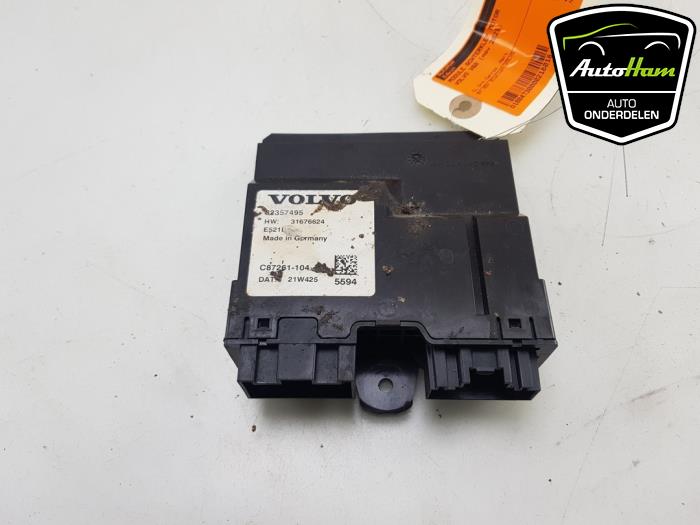 Używane Modul silnika tylnej klapy Volvo V60 II (ZW) 2.0 T6 16V Twin Engine Cena € 125,00 Procedura marży oferowane przez AutoHam