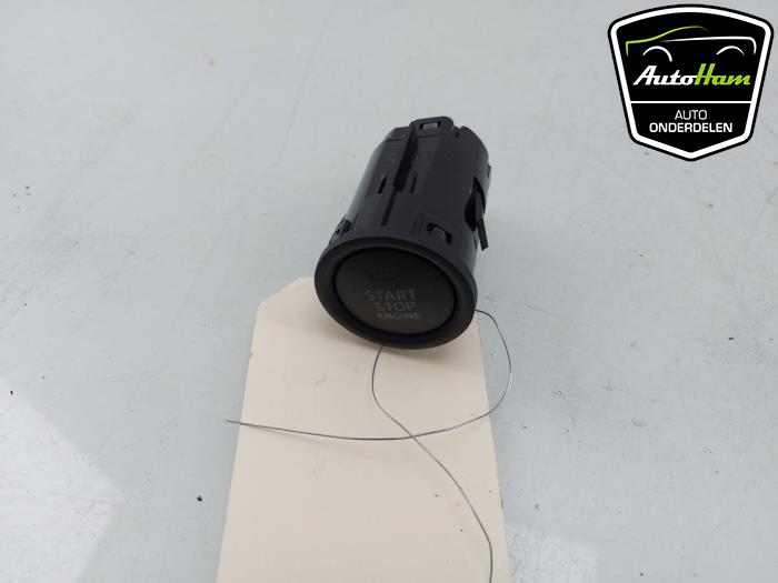 Używane Przelacznik Start/Stop Mazda 2 (DJ/DL) 1.5 SkyActiv-G 90 Cena € 20,00 Procedura marży oferowane przez AutoHam