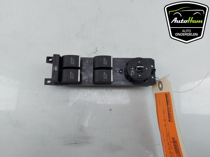 Usados Interruptor de ventanilla eléctrica Ford B-Max (JK8) 1.0 EcoBoost 12V 100 Precio € 15,00 Norma de margen ofrecido por AutoHam