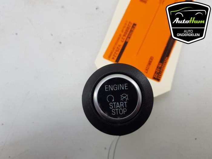 Używane Przelacznik Start/Stop Ford Focus 3 Wagon 1.0 Ti-VCT EcoBoost 12V 125 Cena € 15,00 Procedura marży oferowane przez AutoHam