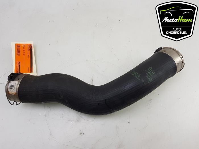 Turbo hose from a BMW 3 serie Touring (F31) 320d 2.0 16V EfficientDynamicsEdition 2016