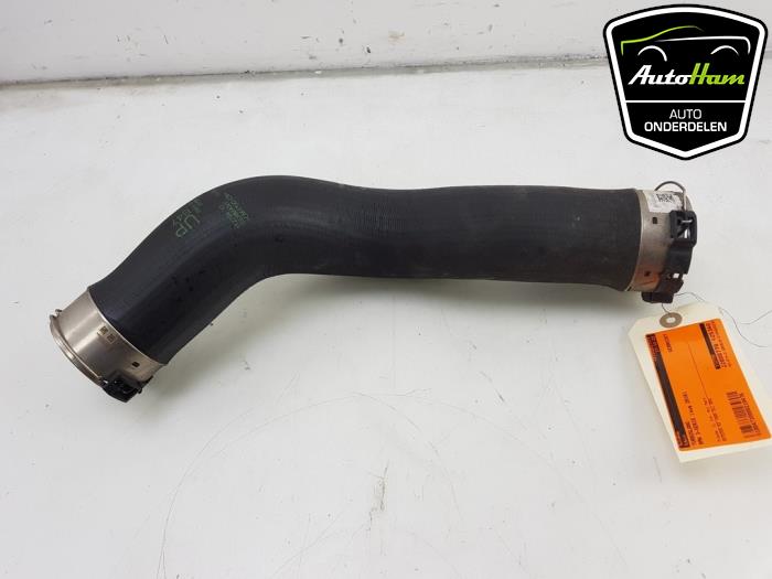 Turbo hose from a BMW 3 serie Touring (F31) 320d 2.0 16V EfficientDynamicsEdition 2016