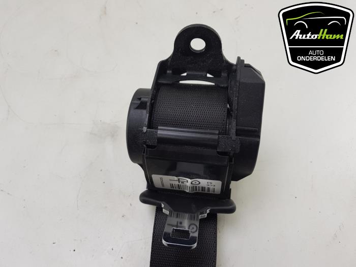 Rear seatbelt, right from a BMW 3 serie Touring (F31) 320d 2.0 16V EfficientDynamicsEdition 2016