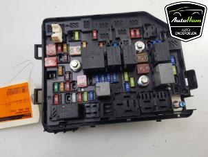 Used Fuse box Opel Karl 1.0 12V Price € 75,00 Margin scheme offered by AutoHam