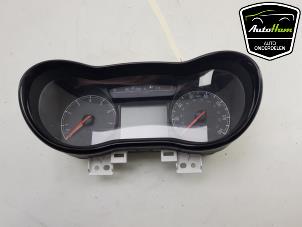 Usagé Instrument de bord Opel Karl 1.0 12V Prix € 50,00 Règlement à la marge proposé par AutoHam