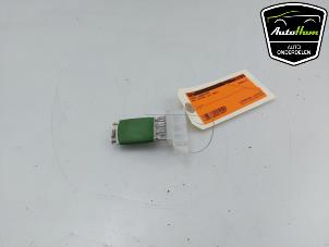 Used Heater resistor Opel Vectra C 1.8 16V Price € 20,00 Margin scheme offered by AutoHam