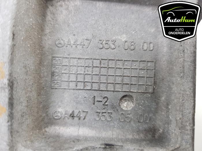 Soporte (varios) de un Mercedes-Benz Vito (447.6) 2.0 116 CDI 16V 2021