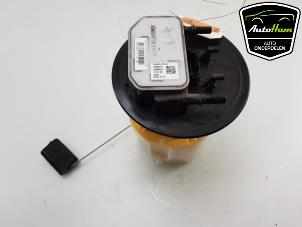 Usados Bomba de alimentación Opel Vivaro 2.0 CDTI 177 Precio € 95,00 Norma de margen ofrecido por AutoHam