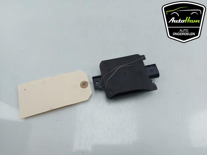 Side assist sensor van een Seat Leon (KLB) 1.5 eTSI 16V 2020
