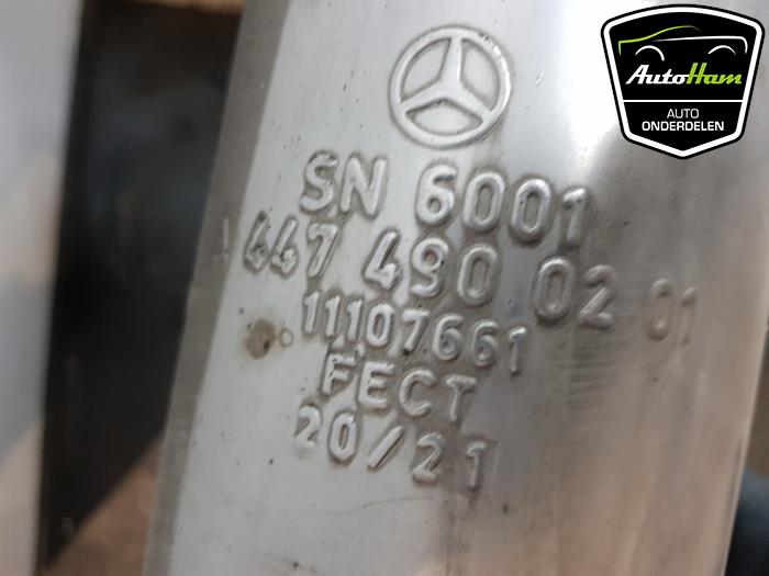 Exhaust central + rear silencer from a Mercedes-Benz Vito (447.6) 2.0 116 CDI 16V 2021