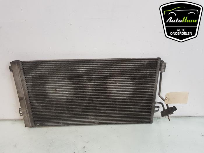 Air conditioning condenser from a Mercedes-Benz Vito (639.6) 2.2 109 CDI 16V 2007