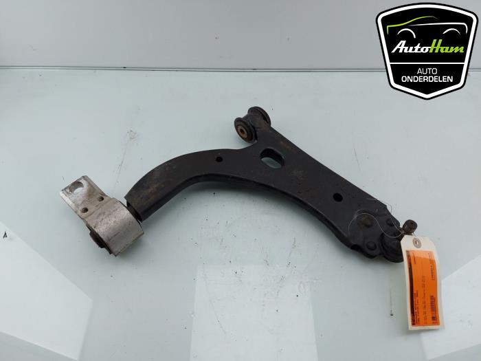 Front wishbone, right from a Ford Fusion 1.4 16V 2003