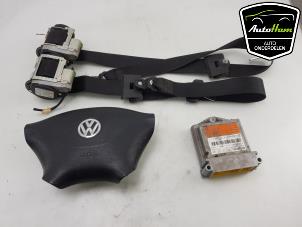 Used Airbag set + module Volkswagen Crafter 2.0 TDI 16V Price on request offered by AutoHam