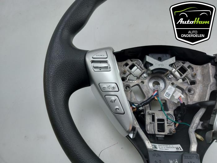 Steering wheel from a Nissan Note (E12) 1.2 68 2014