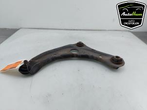 Used Front wishbone, left Nissan Note (E12) 1.2 68 Price € 50,00 Margin scheme offered by AutoHam