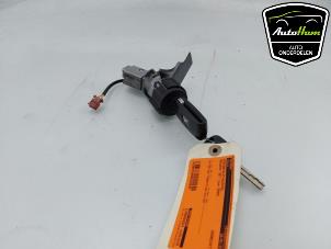 Gebrauchte Zündschloss + Schlüssel Peugeot 207/207+ (WA/WC/WM) 1.4 16V VTi Preis € 25,00 Margenregelung angeboten von AutoHam