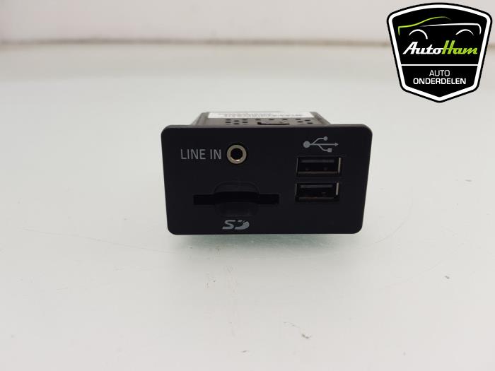 Connexion USB d'un Ford C-Max (DXA) 1.5 Ti-VCT EcoBoost 150 16V 2016