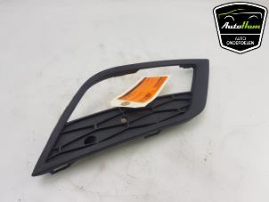 Used Bumper grille Seat Leon (5FB) 1.4 TSI 16V Price € 10,00 Margin scheme offered by AutoHam