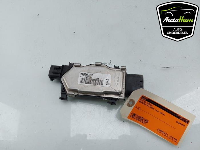 Używane Modul wentylator Mercedes B (W246/W242) 1.6 B-180 BlueEFFICIENCY Turbo 16V Cena € 35,00 Procedura marży oferowane przez AutoHam