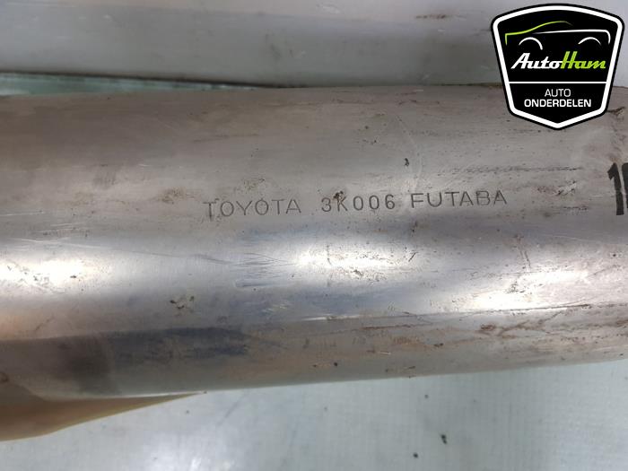 Exhaust middle section from a Toyota Yaris IV (P21/PA1/PH1) 1.5 12V Hybrid 2021