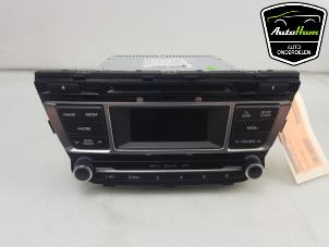 Usados Reproductor de CD y radio Hyundai i20 (GBB) 1.2i 16V Precio € 110,00 Norma de margen ofrecido por AutoHam