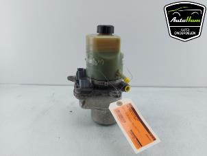 Used Power steering pump Ford Focus 2 1.6 TDCi 16V 90 Price € 100,00 Margin scheme offered by AutoHam
