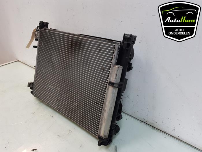 Cooling set from a Renault Captur (2R) 1.2 TCE 16V EDC 2017