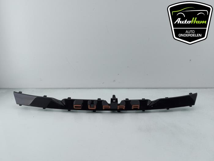 Używane Grill Cupra Born 58 Cena € 75,00 Procedura marży oferowane przez AutoHam