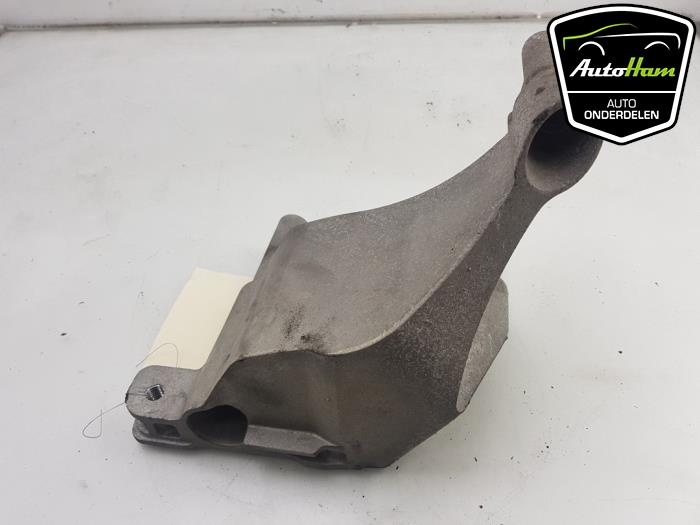 Used Engine mount Opel Astra K Sports Tourer 1.0 Turbo 12V Price € 20,00 Margin scheme offered by AutoHam